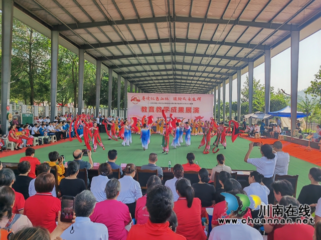 赓续红色血脉 绽放银龄风采｜泸县举行纪念中国人民抗日战争胜利80周年暨老年大学春期成果展演