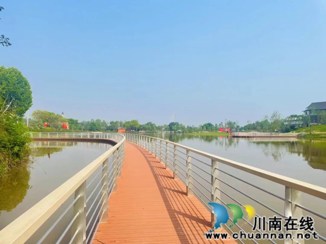 言论┃肖大齐:以六大特色场景为引擎 激活泸州白酒产业园区消费新动能(图2) 酒谷湖公园步游道.jpg