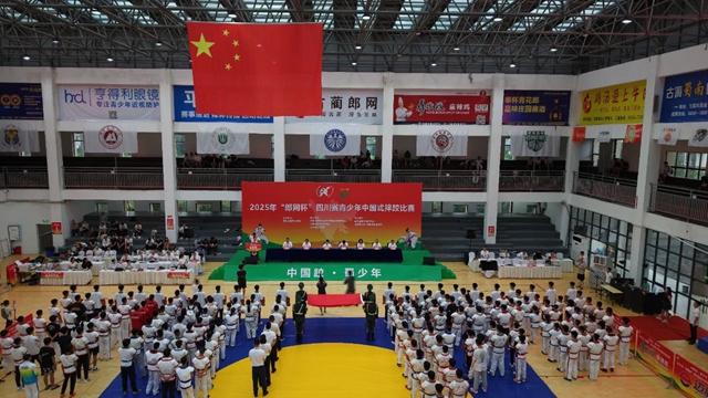 四川青少年中国式摔跤赛34金引爆古蔺(图2) 2.jpg