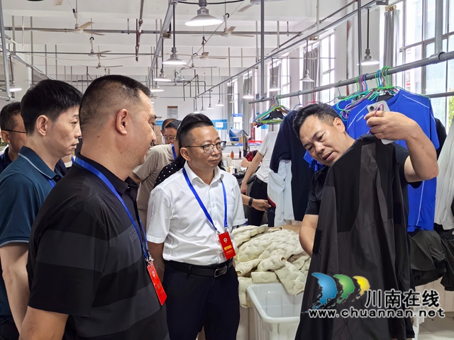 泸县政协专题视察农民工服务保障工作,共绘就业增收“幸福画卷”(图4) b9a185d9b984de7bd068e32463b63978.jpg