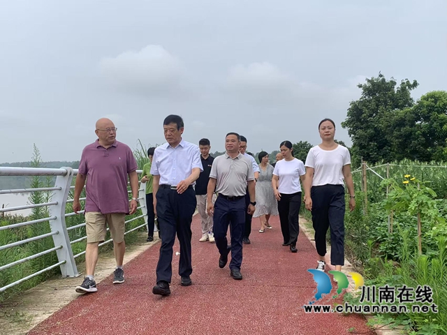 泸州市关工委常务副主任肖荣华一行到泸县海潮镇慰问调研(图5) 微信图片_20250710114952.jpg