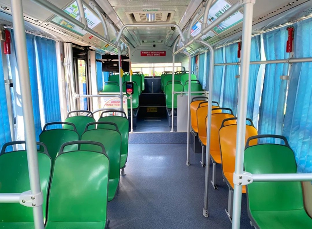 泸州：夏天出门坐公交，凉爽便捷真巴适！