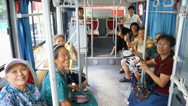 清凉港湾 幸福同行┃空调车变“候车室”,泸州公交创新推出“清凉驿站”!(图4) 4.jpg