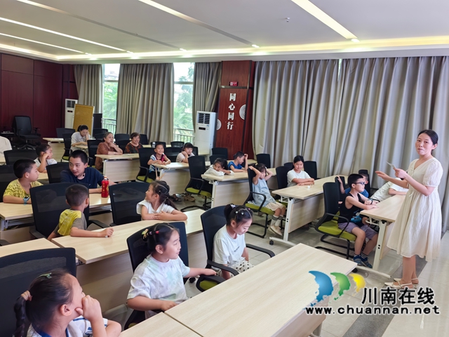 龙马潭区鱼塘街道望山坪社区开展“平安暑假安全知识讲座与竞答”主题活动(图2) 2.jpg