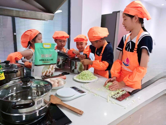 “我是小小美食家”暑期实践活动精彩回顾 (图2) 6402.jpg
