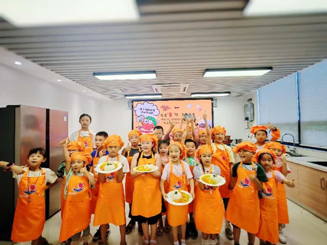 “我是小小美食家”暑期实践活动精彩回顾 (图1) 6401.jpg