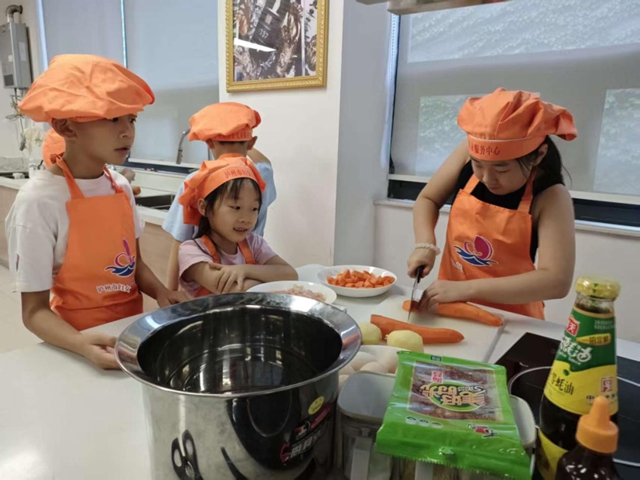 “我是小小美食家”暑期实践活动精彩回顾 (图3) 6403.jpg