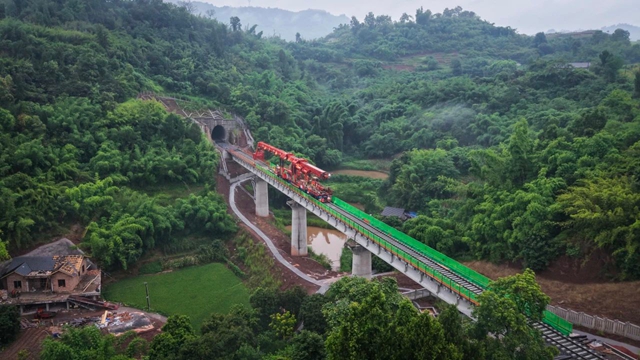 双突破!隆黄铁路隆叙段扩改项目年底通车在望(图1) 1.jpg