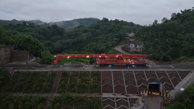 双突破!隆黄铁路隆叙段扩改项目年底通车在望(图2) 2.jpg