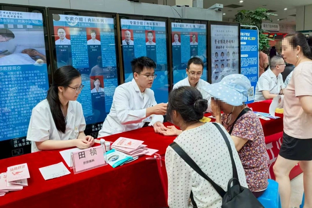 【关注】肝炎到肝癌只需三步……这些信号千万别忽视(图2) 2.jpg