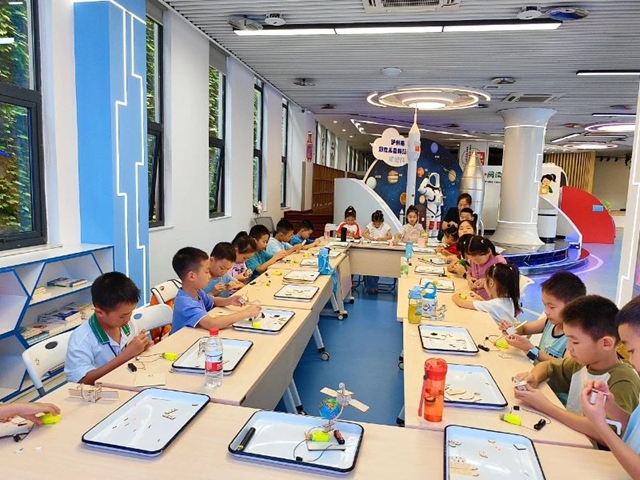 少年儿童心向党 牵手护航伴成长丨泸州市妇联暑期儿童实践活动圆满落幕,艺术课程火热进行(图6) 6.jpg