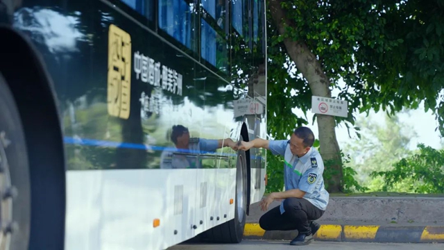 泸州公交驾驶员叶刚荣获“全国交通运输系统劳动模范”(图6) 6.jpg