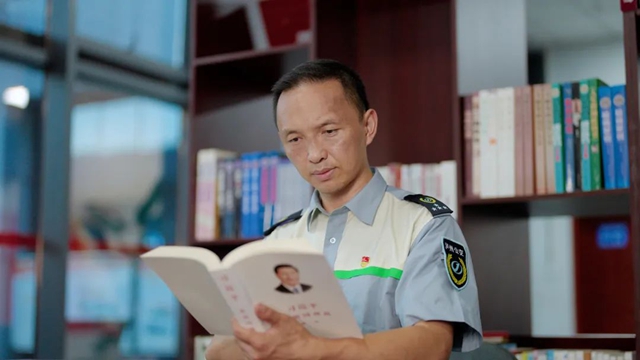 泸州公交驾驶员叶刚荣获“全国交通运输系统劳动模范”(图3) 3.jpg