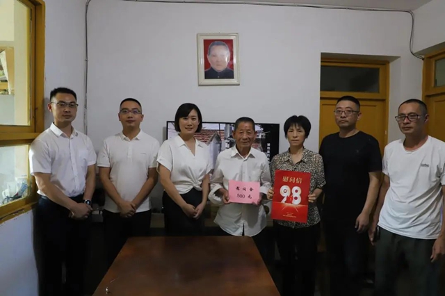 泸县天兴镇组织召开2025年“八一”建军节暨双拥座谈会(图2) 2.jpg