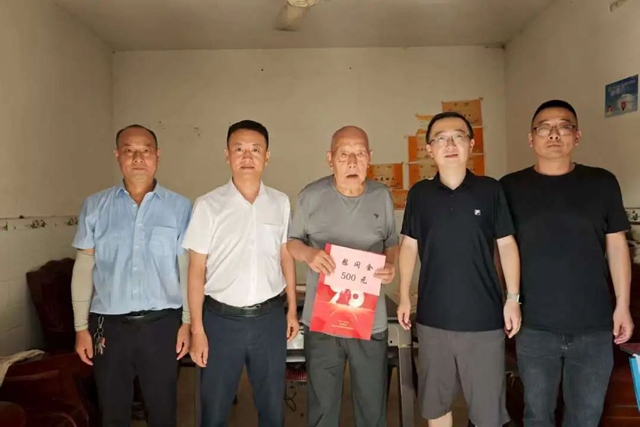 泸县天兴镇组织召开2025年“八一”建军节暨双拥座谈会(图3) 3.jpg