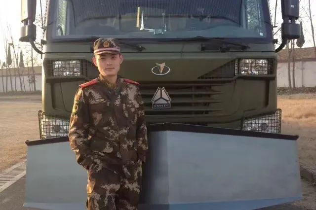 八一建军节丨龙马潭区法院里,一场“戎光”与“初心”的对话(图25) 10032.jpg