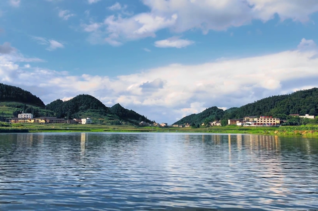 一头扎进泸州，去过20℃+的夏天