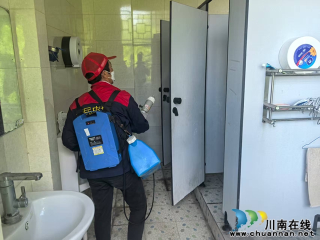 龙马潭区小市街道:全域推进病媒生物综合防治 筑牢健康环境防线(图2) 微信图片_20250815154445.jpg