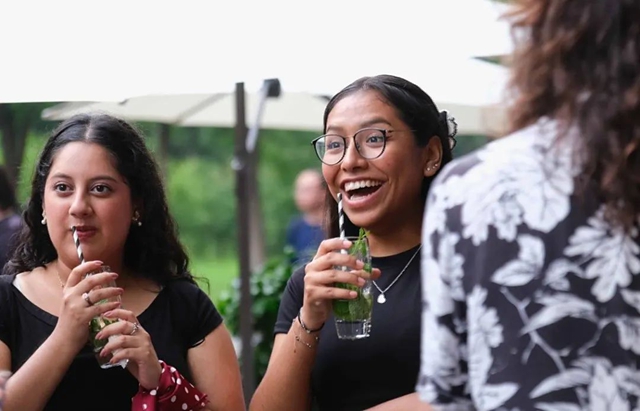 “资格得很!”宜宾美食坐上北京巴士!外籍嘉宾赞!赞!赞!(图4) 64014.jpg