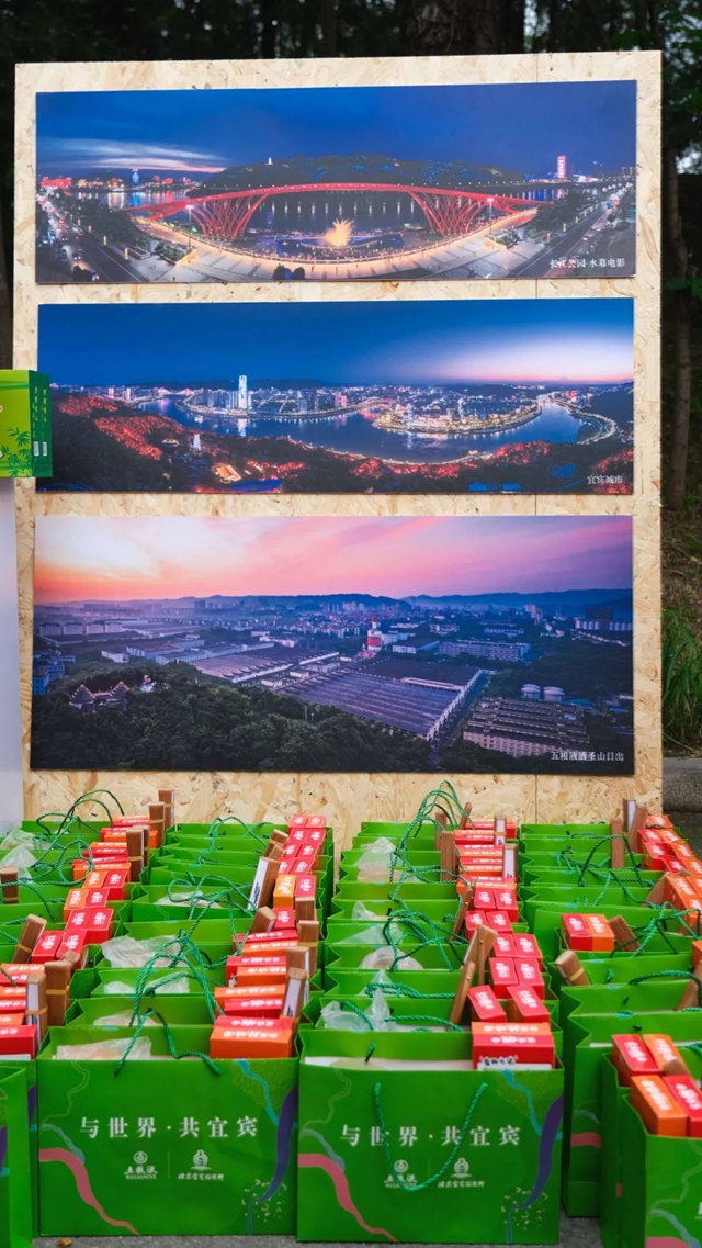 “资格得很!”宜宾美食坐上北京巴士!外籍嘉宾赞!赞!赞!(图17) 64009.jpg