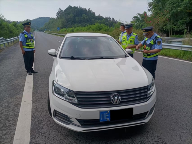 泸州2312辆不合规网约车,7天内清退(图1) 6401.jpg