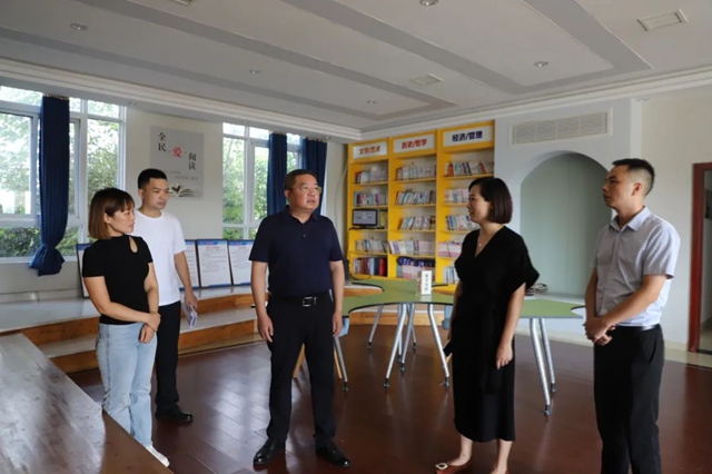 泸县县委常委、宣传部部长王斌率队到天兴镇督导精神文明建设工作(图2) 6402.jpg