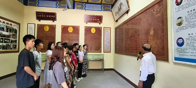 入学前先上“族谱”第一课！叙永县傅氏15名准大学生家训声中奔赴星辰大海