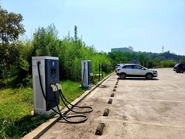 购车补贴、100%中奖、充电桩覆盖......纳溪区这一系列操作让新能源汽车消费市场持续升温(图3) 3.jpg