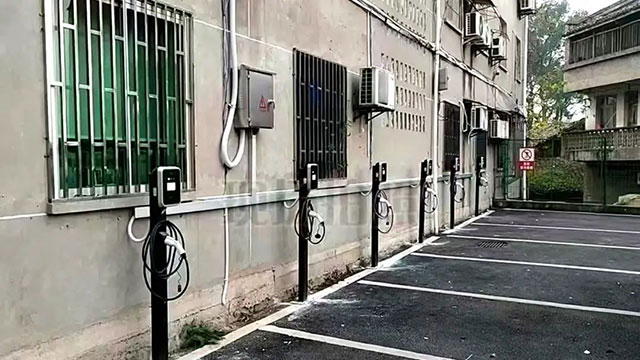 购车补贴、100%中奖、充电桩覆盖......纳溪区这一系列操作让新能源汽车消费市场持续升温(图4) 4.jpg