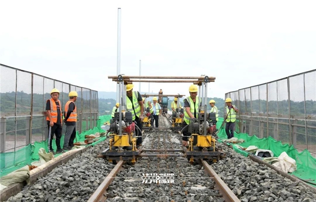 服役23年，隆泸叙铁路泸州长江铁路大桥迎来首次升级改造