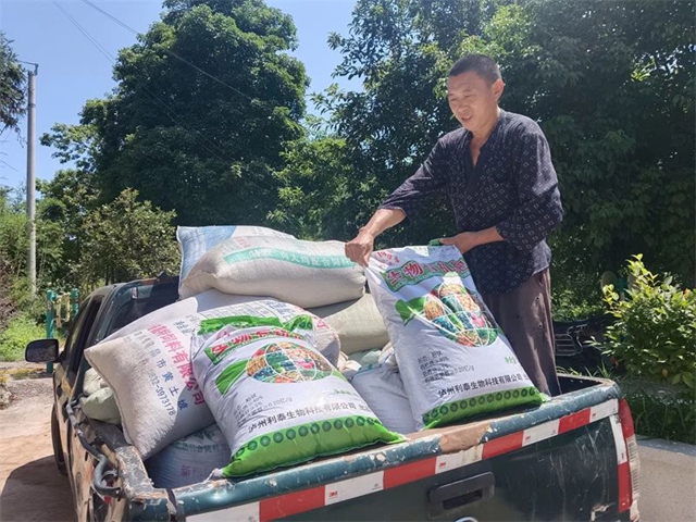 一亩地秸秆换回4袋肥料,纳溪区上马镇“废弃物”变增收“宝贝”(图2) 马2.jpg