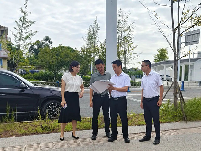 泸县县委常委、政法委书记熊茂材带队到天兴镇调研当前重点工作