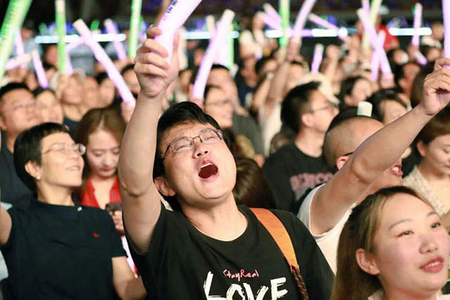 【多图直击】每一帧都是回忆!时光Classic演唱会·泸州站完美落幕!(图3) 10005.jpg