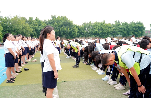 开学第一天!泸州校园元气满满!(图14) 14.jpg