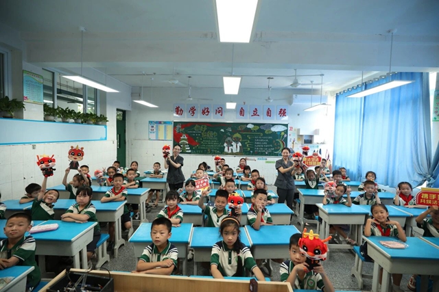 泸法麒麟·开学第一课丨@同学们，请查收你的“法治盾牌”