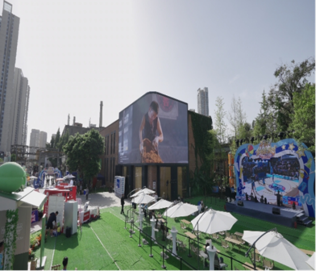 当街球霸王相约“舌尖味道” :NBA球星与“泸州非遗”在成都相见(图3) 球3.jpg