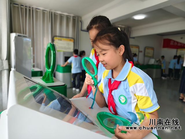 叙永县东大街小学校：师生走进科技馆，沉浸式感受科创魅力