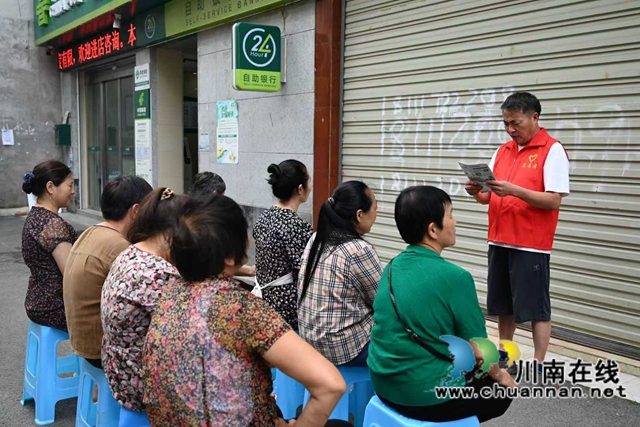 泸县玄滩镇：乡贤带头齐发力 基层治理添活力