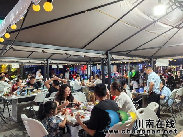 泸县2025年龙眼龙虾消费季系列活动正式启动(图4) 火爆.jpg