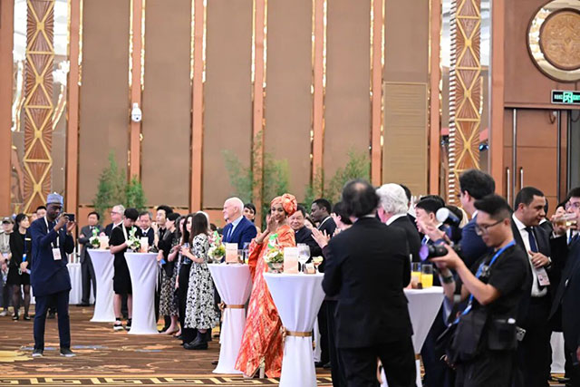 第二届金熊猫奖官方指定用水!泸州国企出品,核奥低氘水焕新登场(图2) 2.jpg