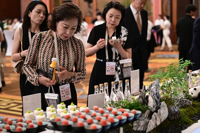 第二届金熊猫奖官方指定用水!泸州国企出品,核奥低氘水焕新登场(图8) 8.jpg