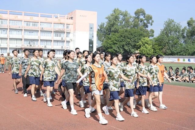泸县建校高一新生的军训日记——会操:热血铸青春,英姿展风采(图3) 3.jpg