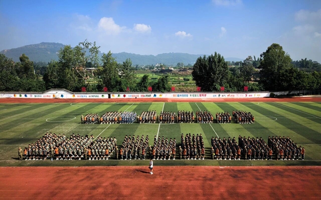 泸县建校高一新生的军训日记——会操:热血铸青春,英姿展风采(图1) 1.jpg