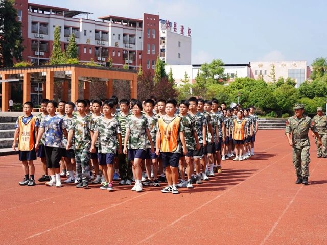 泸县建校高一新生的军训日记——会操:热血铸青春,英姿展风采(图7) 7.jpg
