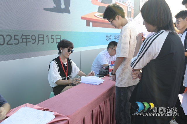 泸县建校勤工助学招聘火热展开,优质岗位助力成长(图8) _DSC0397.jpg