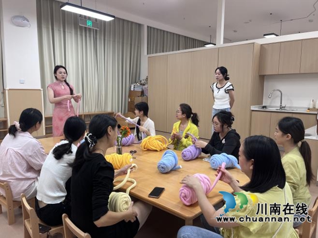 龙马潭区鱼塘街道云华山社区开展“智慧科技型”项目“云华宝妈·巧手当家”宝妈DIY主题活动