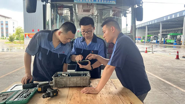 泸州公交：四支队伍树标杆，公交先锋促发展