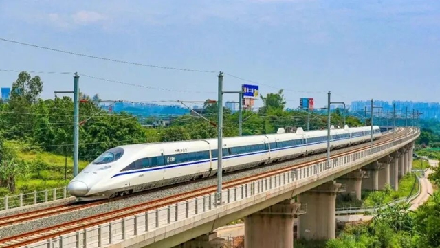 国庆中秋期间，泸州高铁加开多趟列车