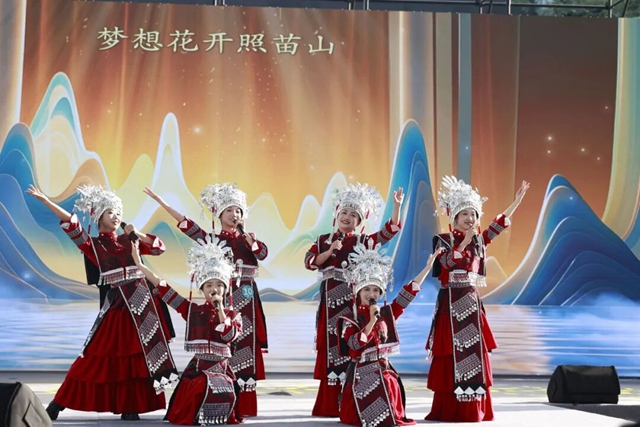 酒城工韵·地标之声:2025泸州职工原创歌曲音乐会热情上演(图6) 6.jpg