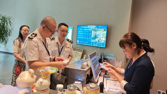 泸州市开展“庆双节、放心住”住宿场所卫生监督